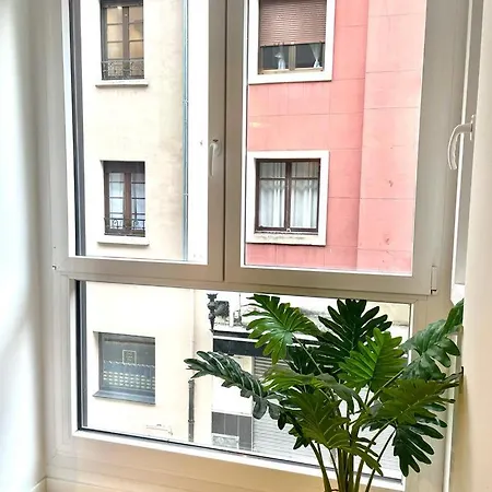 Cervantes Centrico Con Garaje Apartamento