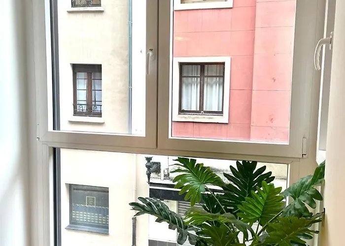 Cervantes Centrico Con Garaje Apartamento